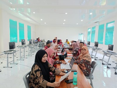 Civitas MAN 1 Boalemo Garap Finalisasi Pemenuhan Data Evidence Zona Integritas Madrasah Tahun 2024